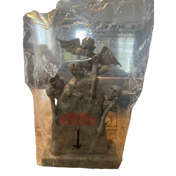 Beetlejuice Exclusive Tombstone Popcorn Bucket Lite Up Halloween SEALEDFAST SHIP - Picture 1 of 6